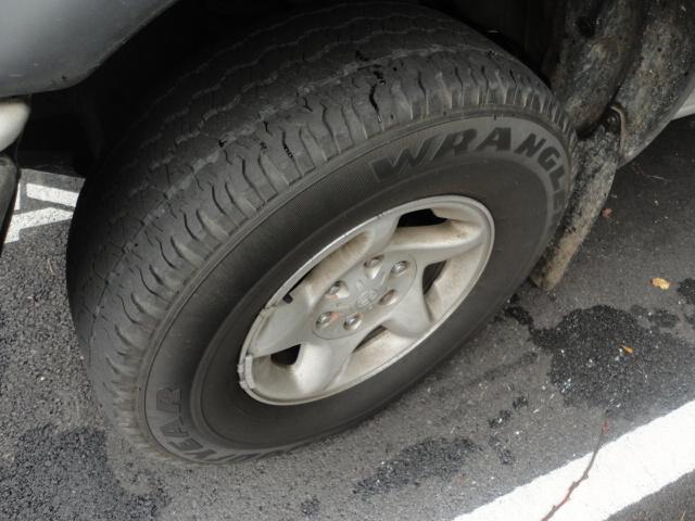 2002 Toyota Tacoma Base